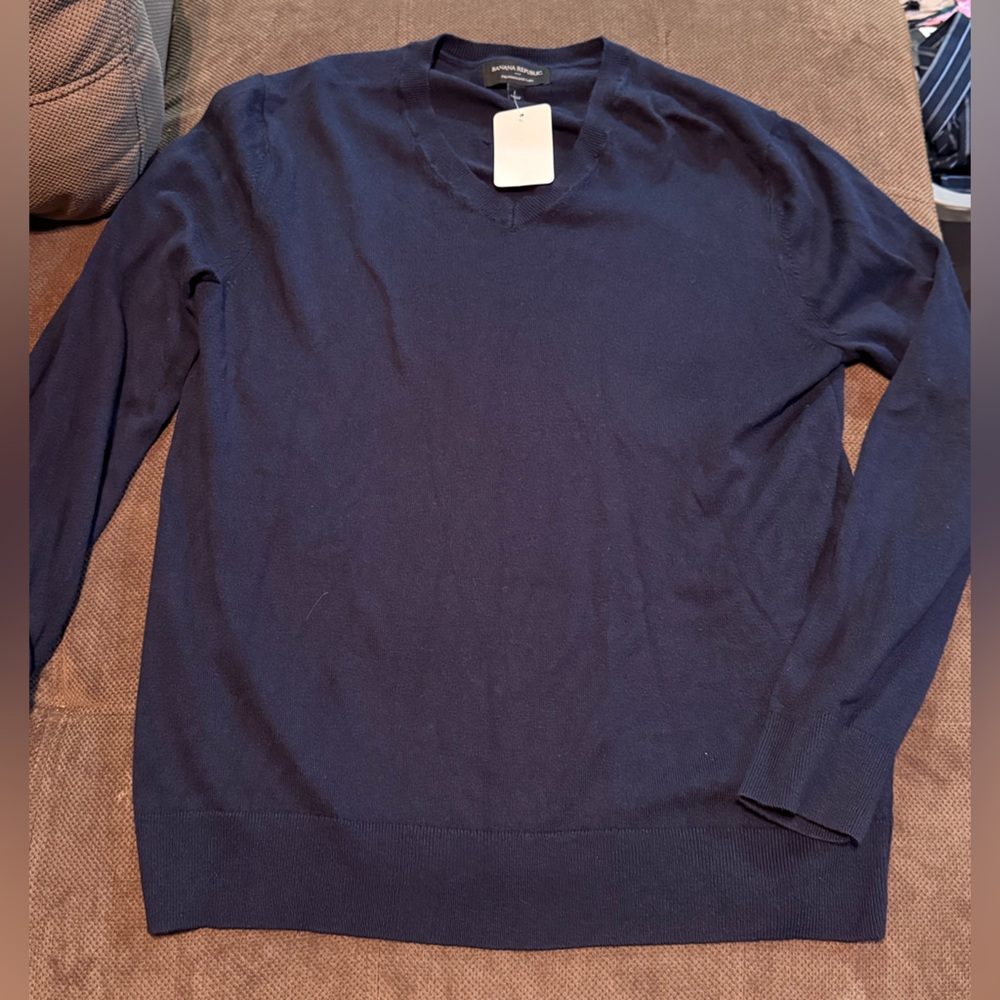 Banana Republic Men's Deep Blue V-Neck Sweater